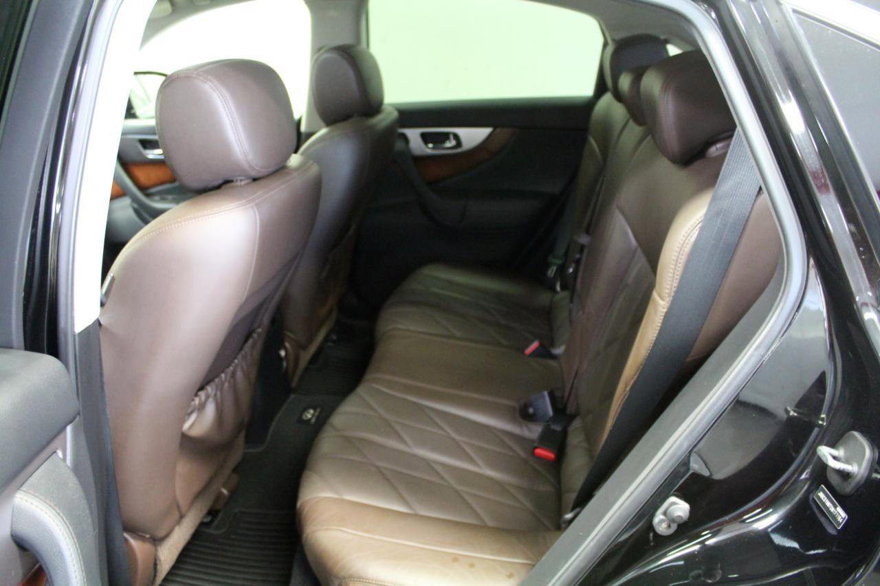 Used 2013 INFINITI FX37 AWD w/ Premium Pkg image 23