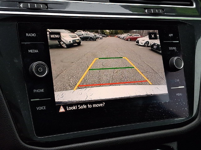 Used 2020 Volkswagen Tiguan SE AWD/4WD image 19