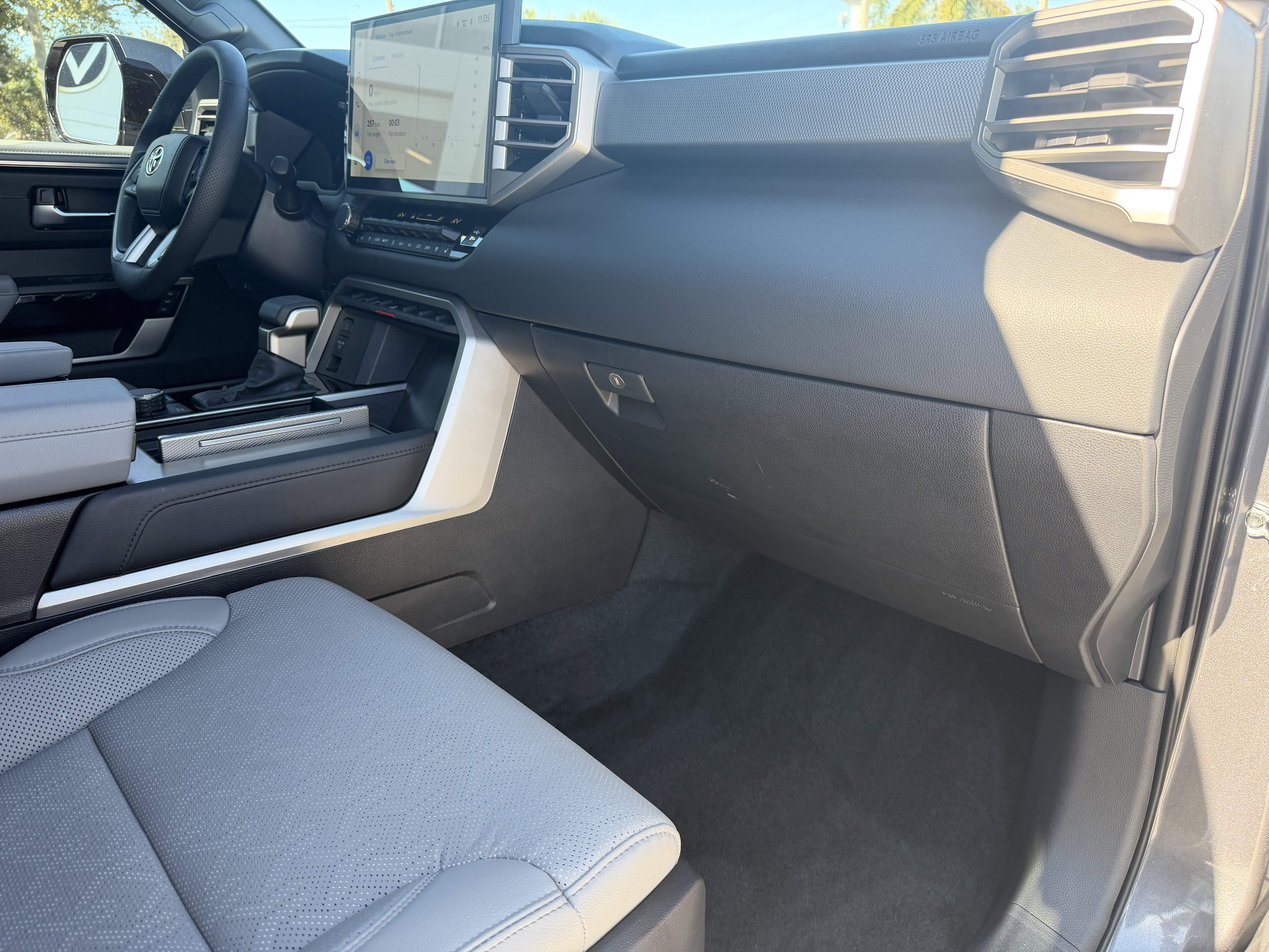 Used 2025 Toyota Sequoia Limited image 12