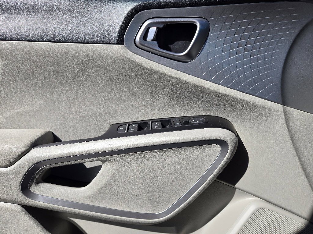 Certified 2025 Kia Soul S image 25