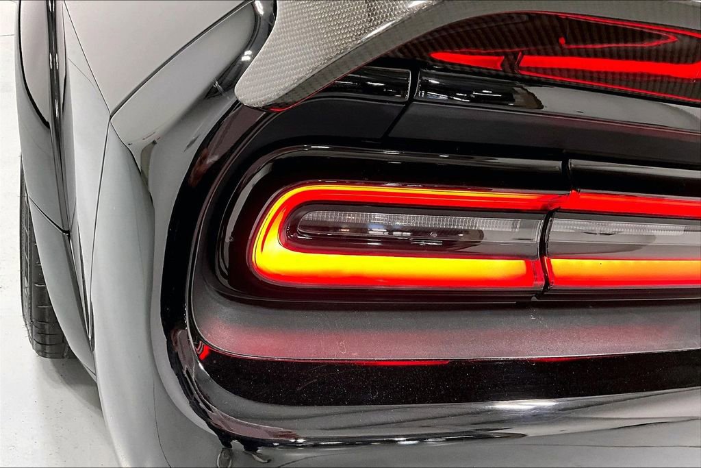 Used 2016 Dodge Challenger SRT Hellcat image 37