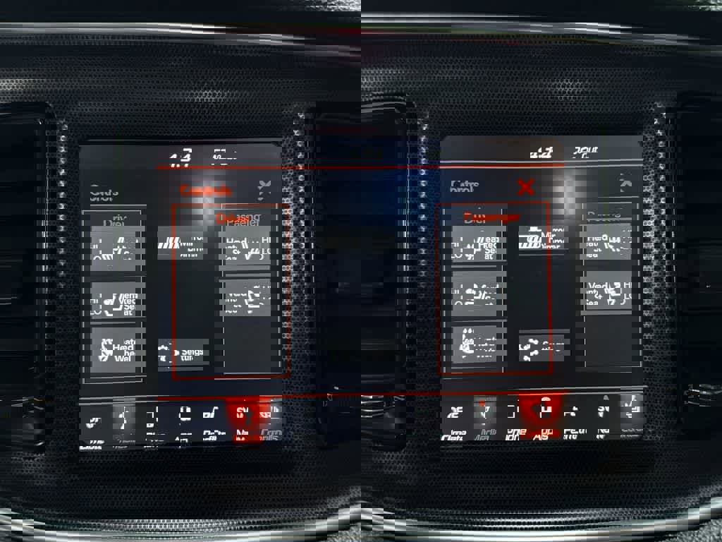 Used 2018 Dodge Challenger R/T Scat Pack w/ Leather Interior Group image 31