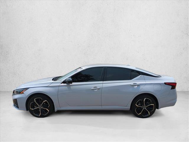 Used 2025 Nissan Altima 2.5 SR AWD/4WD image 9