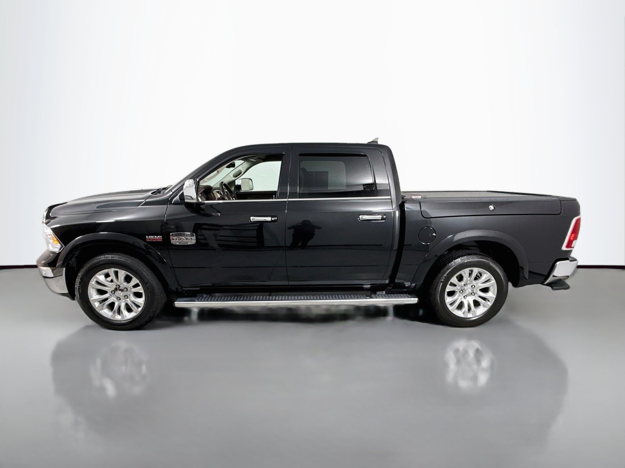 Used 2017 RAM 1500 Laramie Longhorn AWD/4WD image 4