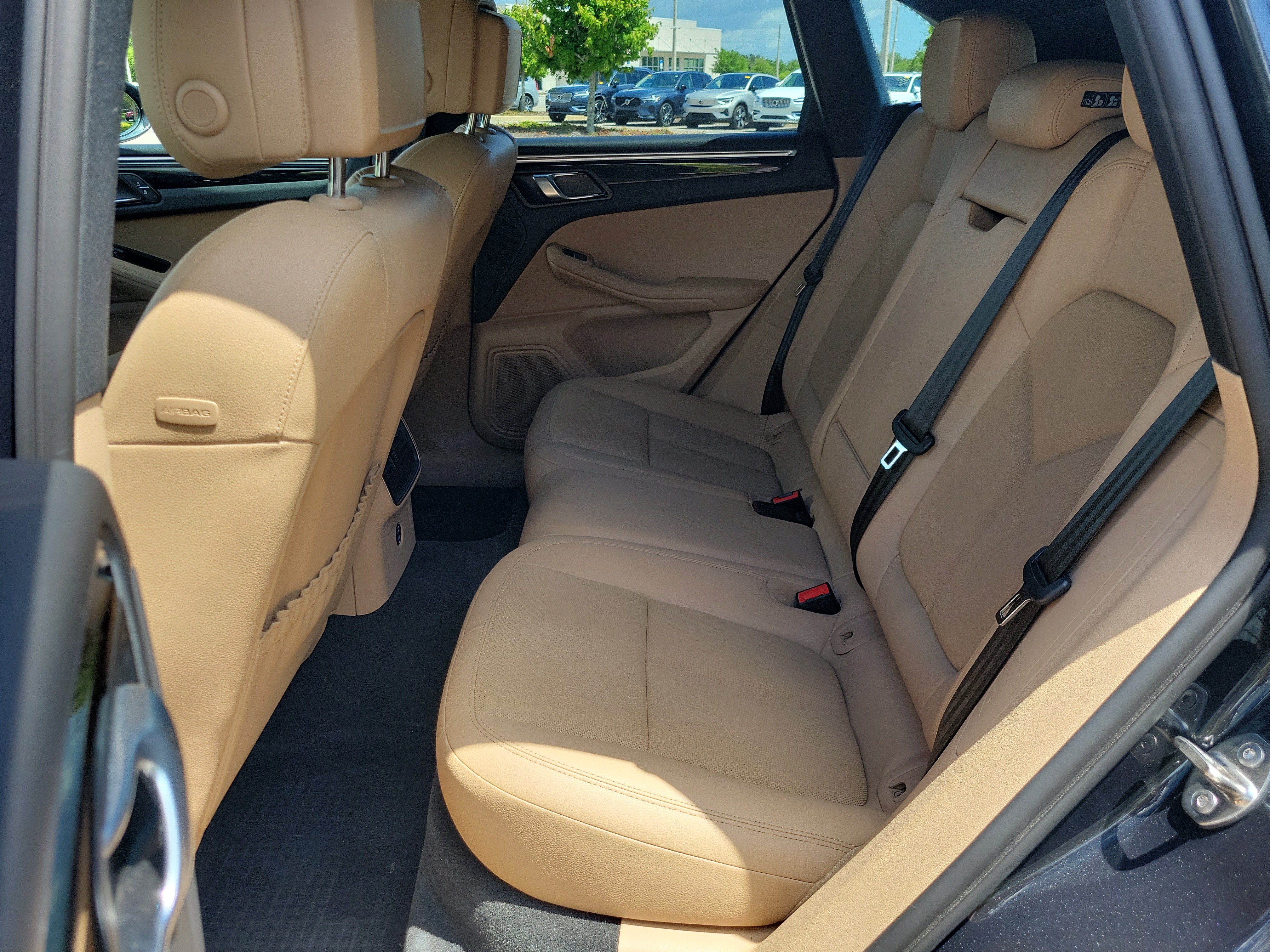 Certified 2024 Porsche Macan S AWD/4WD image 17