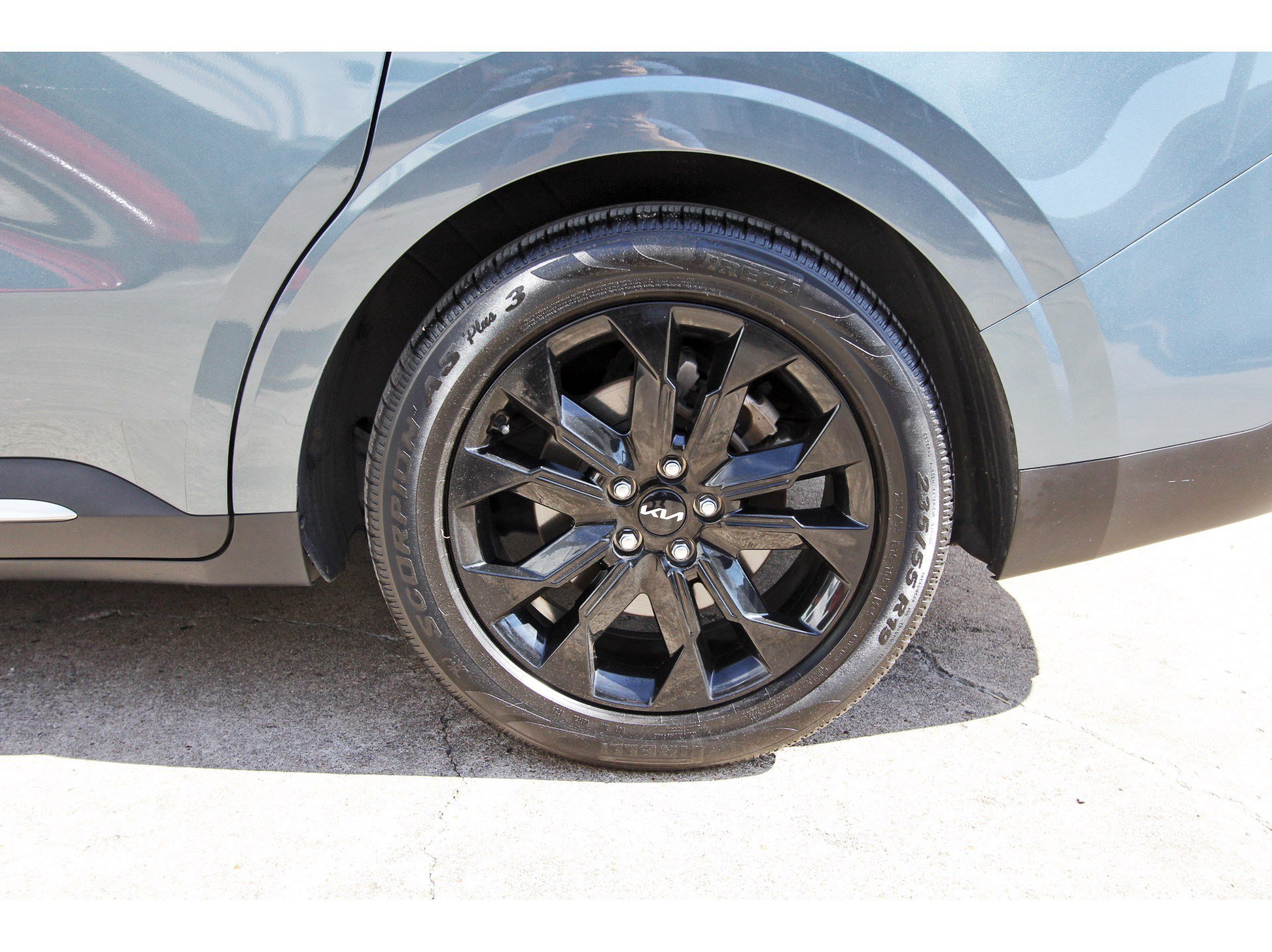 Certified 2024 Kia Carnival SX Prestige FWD image 36