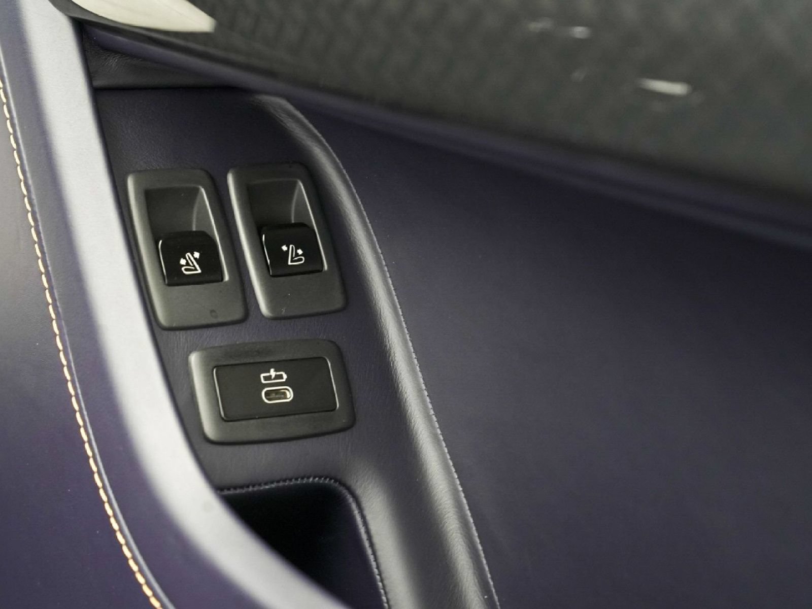 New 2026 Rolls-Royce Cullinan Black Badge AWD/4WD image 30