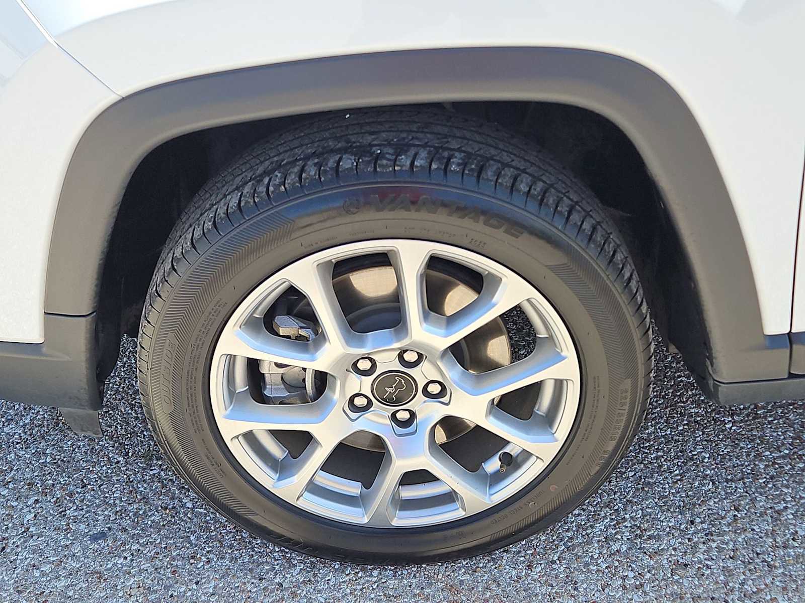 Used 2025 Jeep Compass Limited AWD/4WD image 12