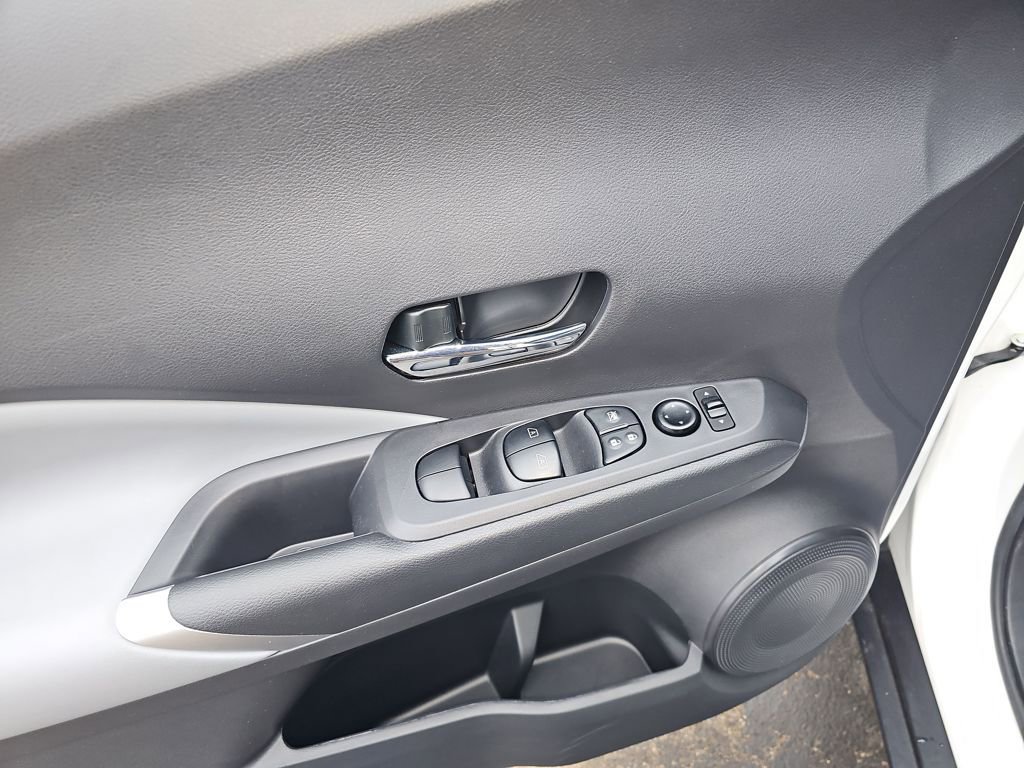 Used 2023 Nissan Kicks SR w/ SR Premium Package image 32