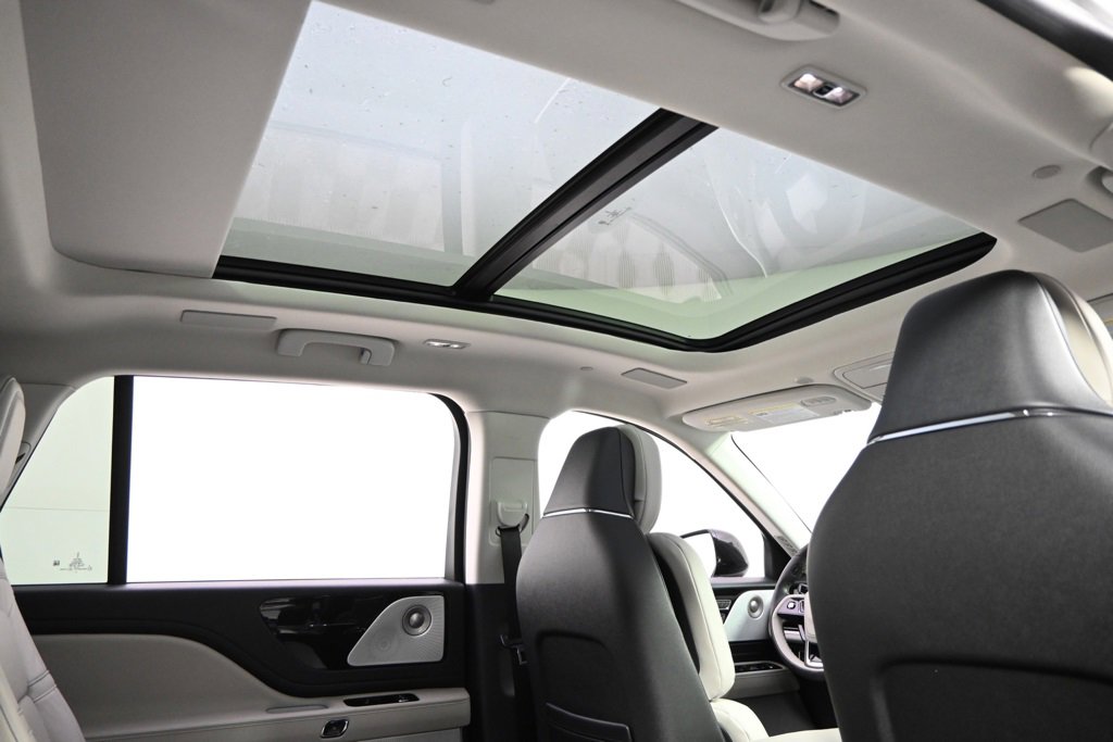 New 2026 Lincoln Aviator Reserve image 17