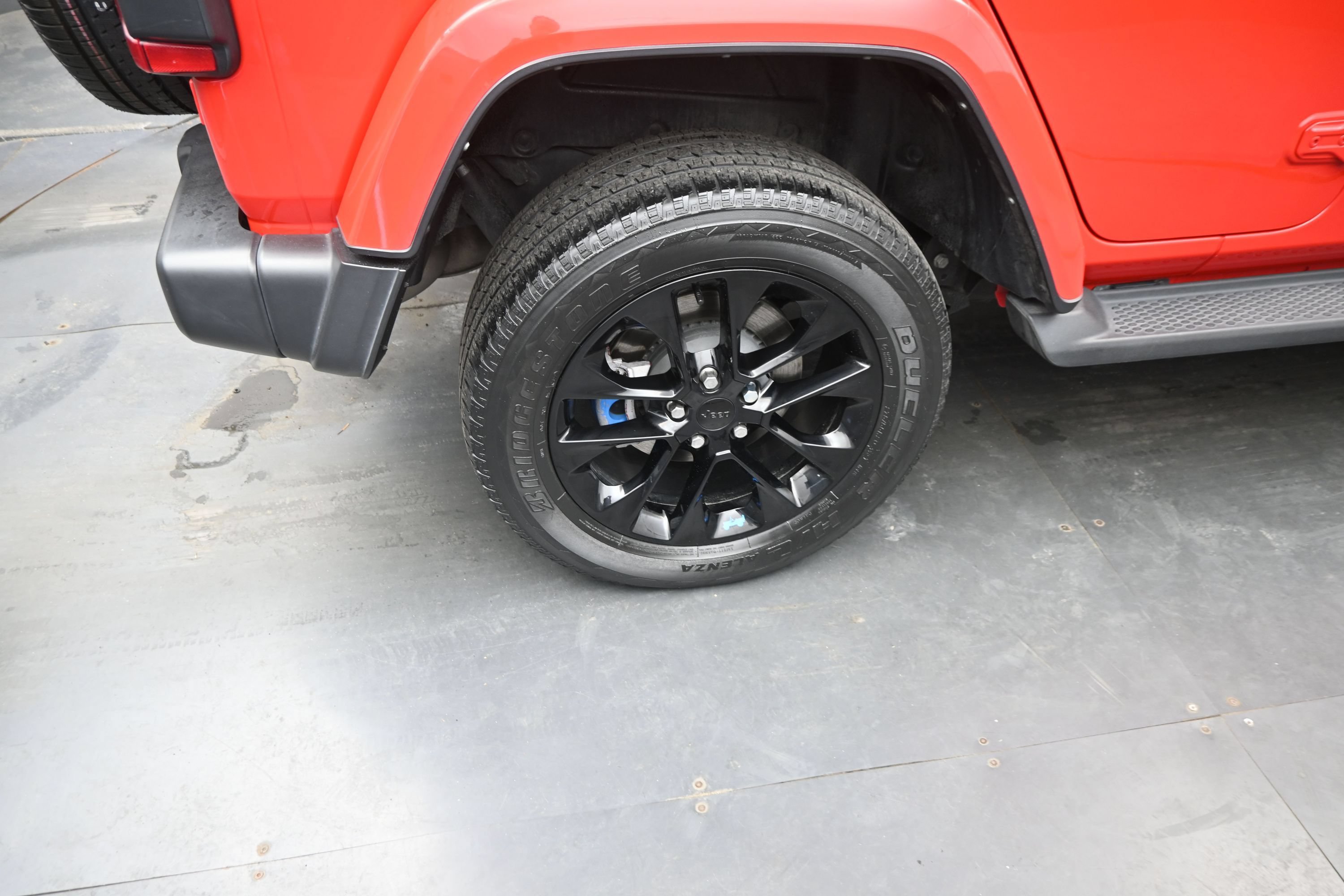 Used 2022 Jeep Wrangler Unlimited Sahara w/ Cold Weather Group AWD/4WD image 11