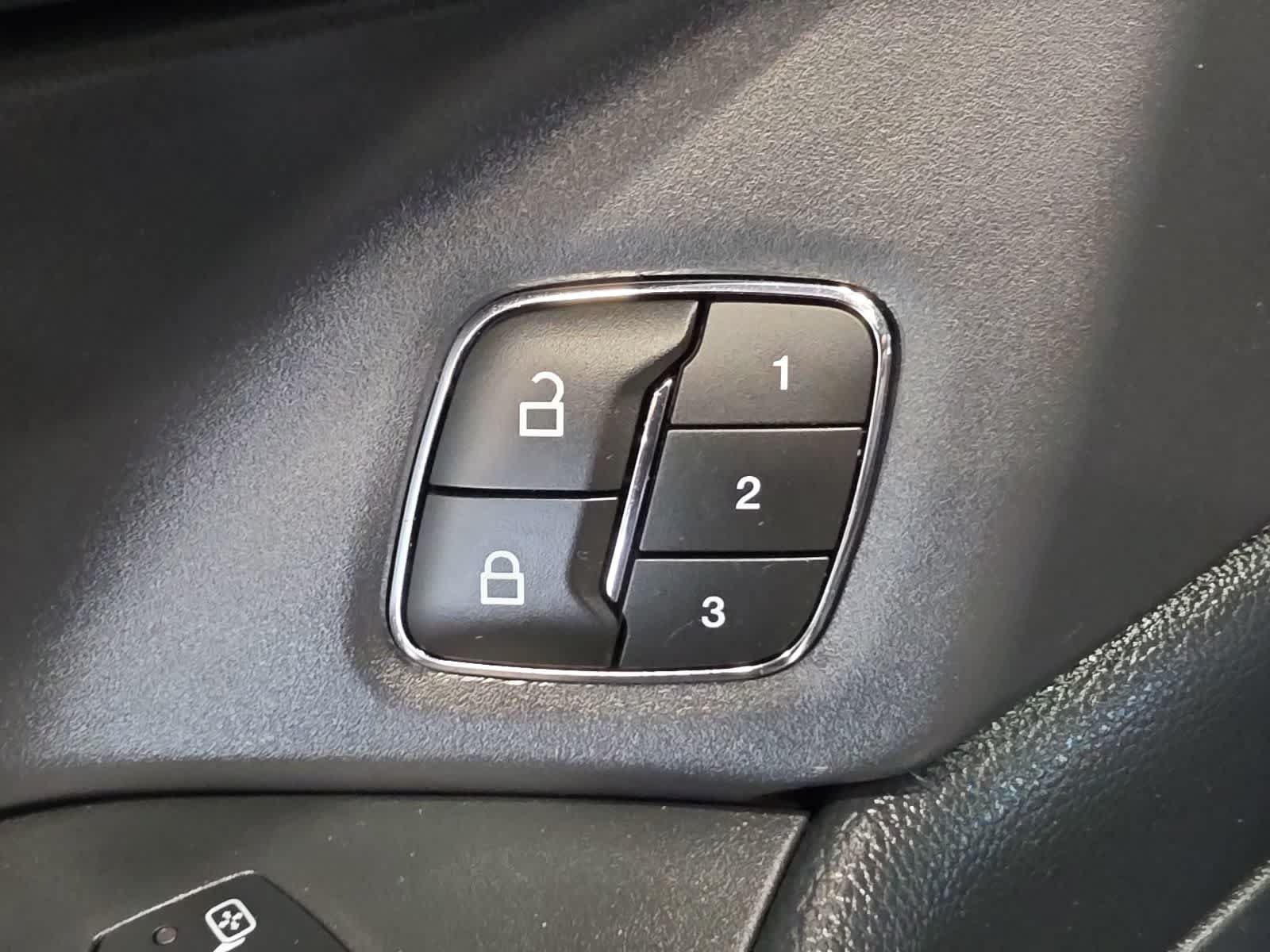 Used 2023 Ford Expedition Limited AWD/4WD image 21