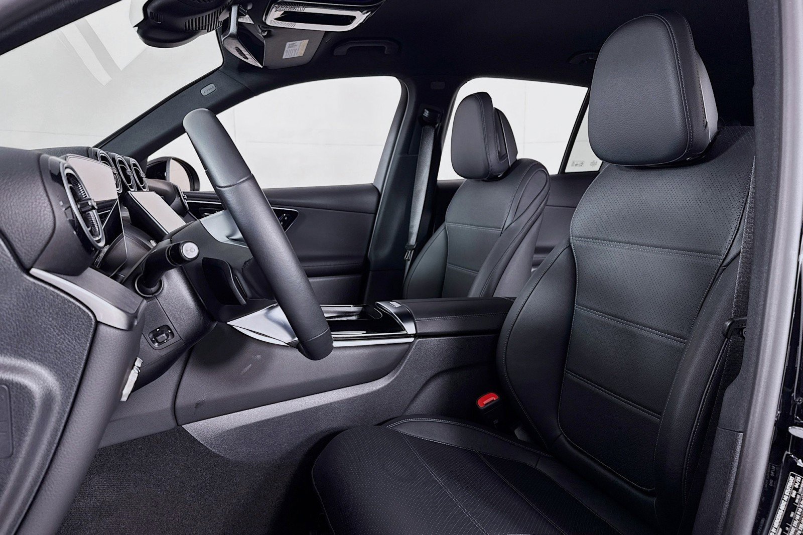 Certified 2025 Mercedes-Benz GLC 300 image 18