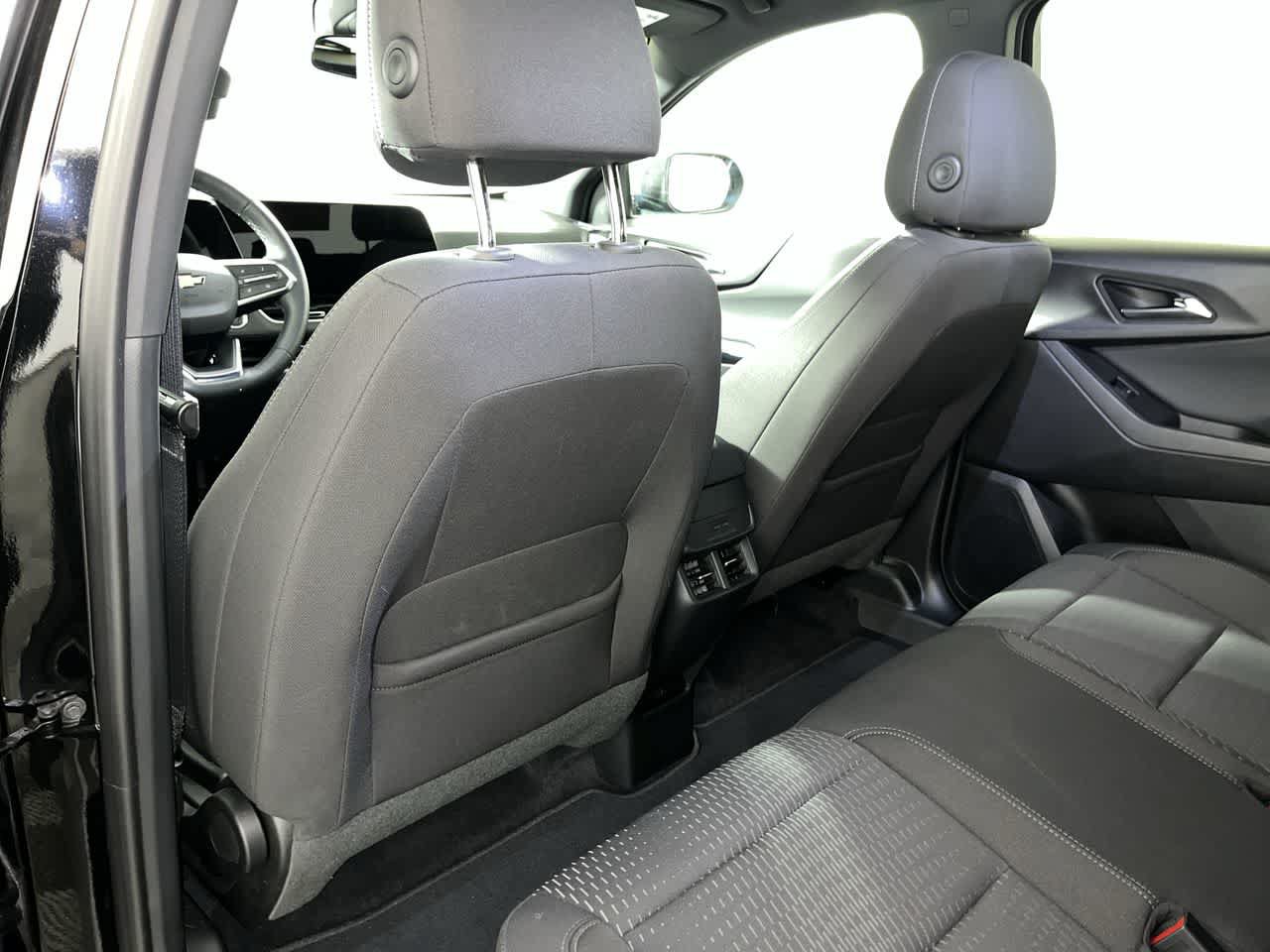 Used 2026 Chevrolet Equinox LT AWD/4WD image 25