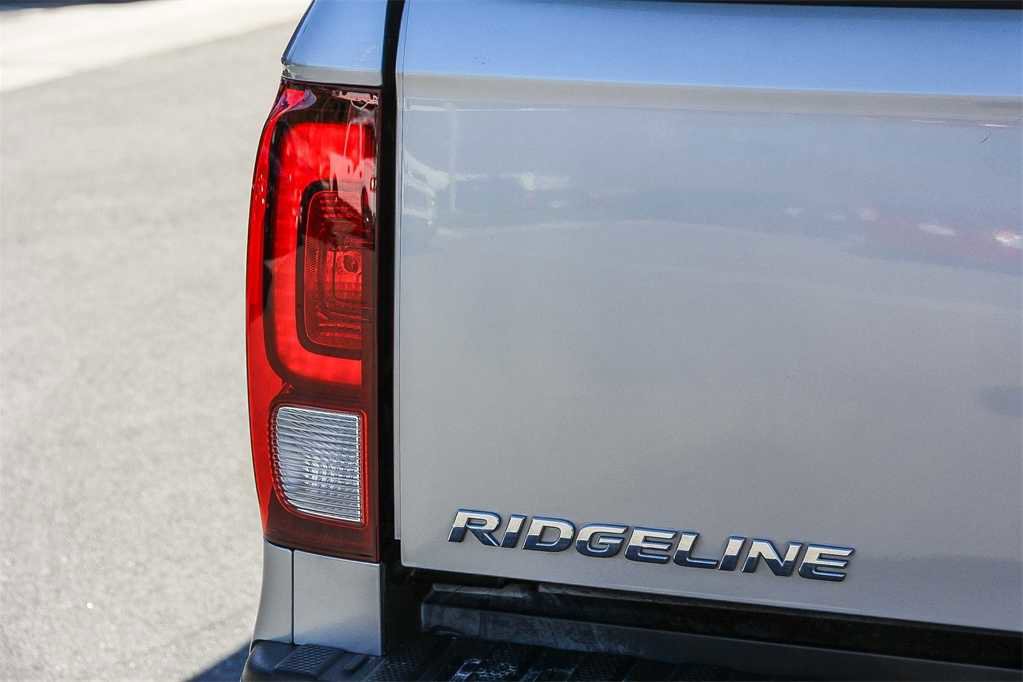Used 2017 Honda Ridgeline RTL-T image 11