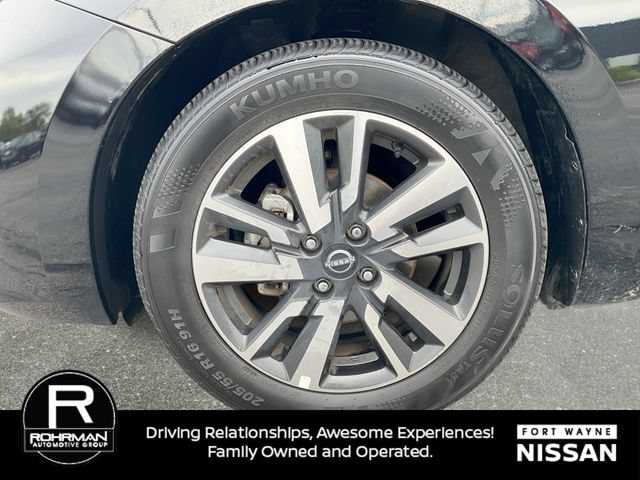 Used 2024 Nissan Versa SV FWD image 10