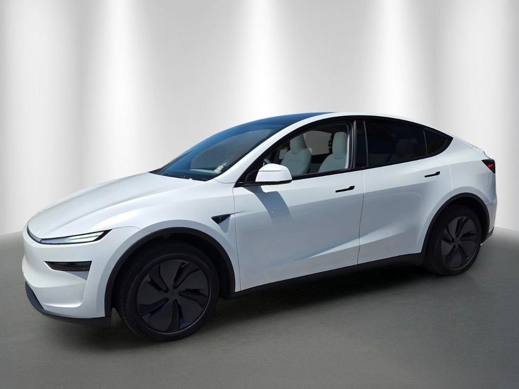 Used 2026 Tesla Model Y 2WD image 2