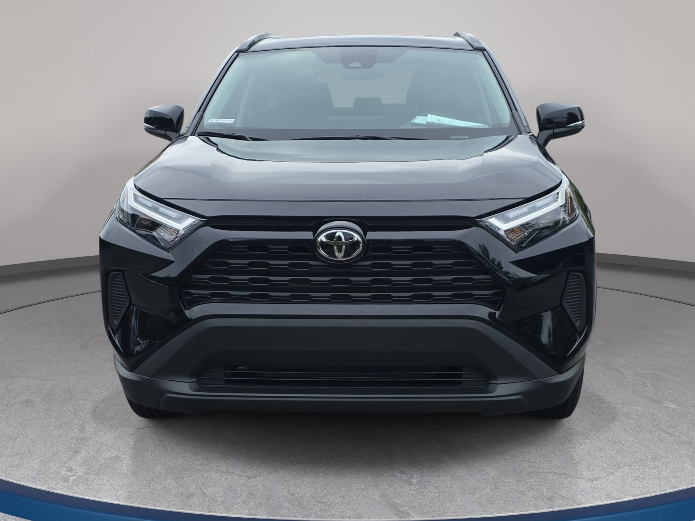 Used 2025 Toyota RAV4 XLE w/ Convenience Package FWD image 2