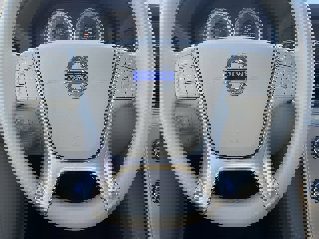 Used 2011 Volvo XC60 T6 image 10