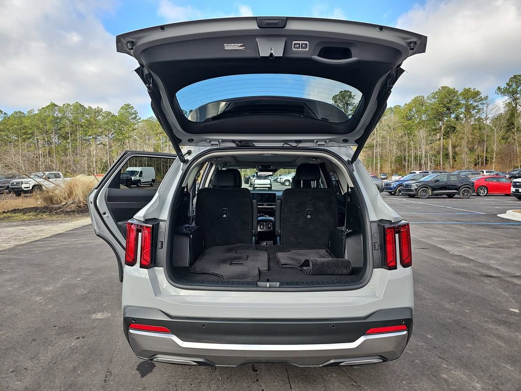 Used 2024 Kia Sorento EX w/ Panoramic Sunroof Package image 18