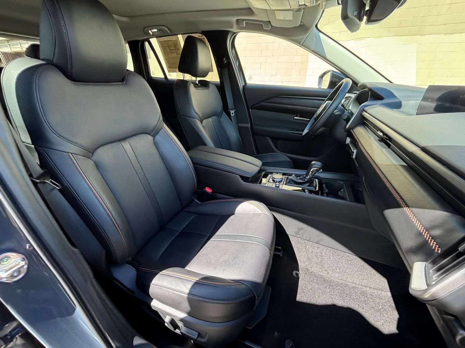 Used 2026 MAZDA CX-50 AWD 2.5 S w/ Premium Package image 37