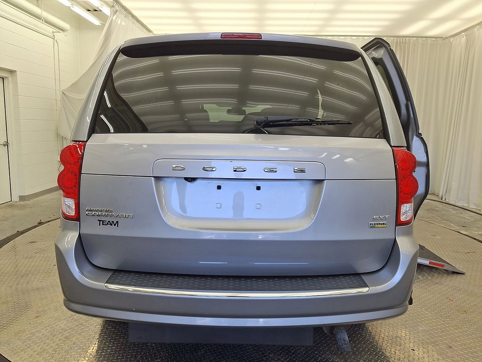 Used 2019 Dodge Grand Caravan SXT FWD image 22