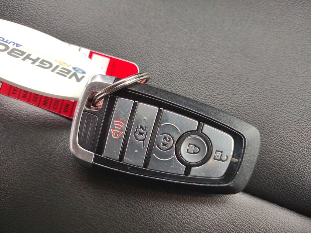 Used 2022 Ford Explorer XLT w/ Equipment Group 202A image 27