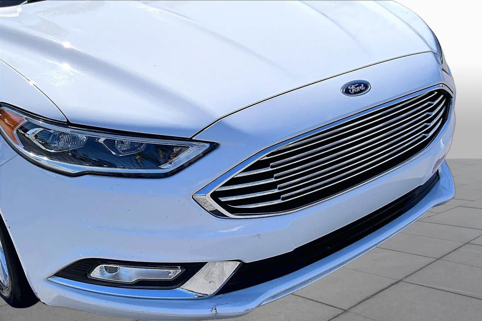 Used 2017 Ford Fusion Energi SE FWD image 28