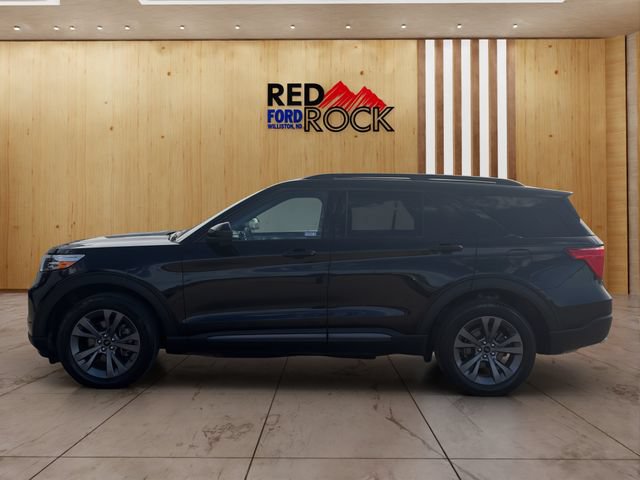 Used 2022 Ford Explorer XLT w/ Equipment Group 202A AWD/4WD image 3