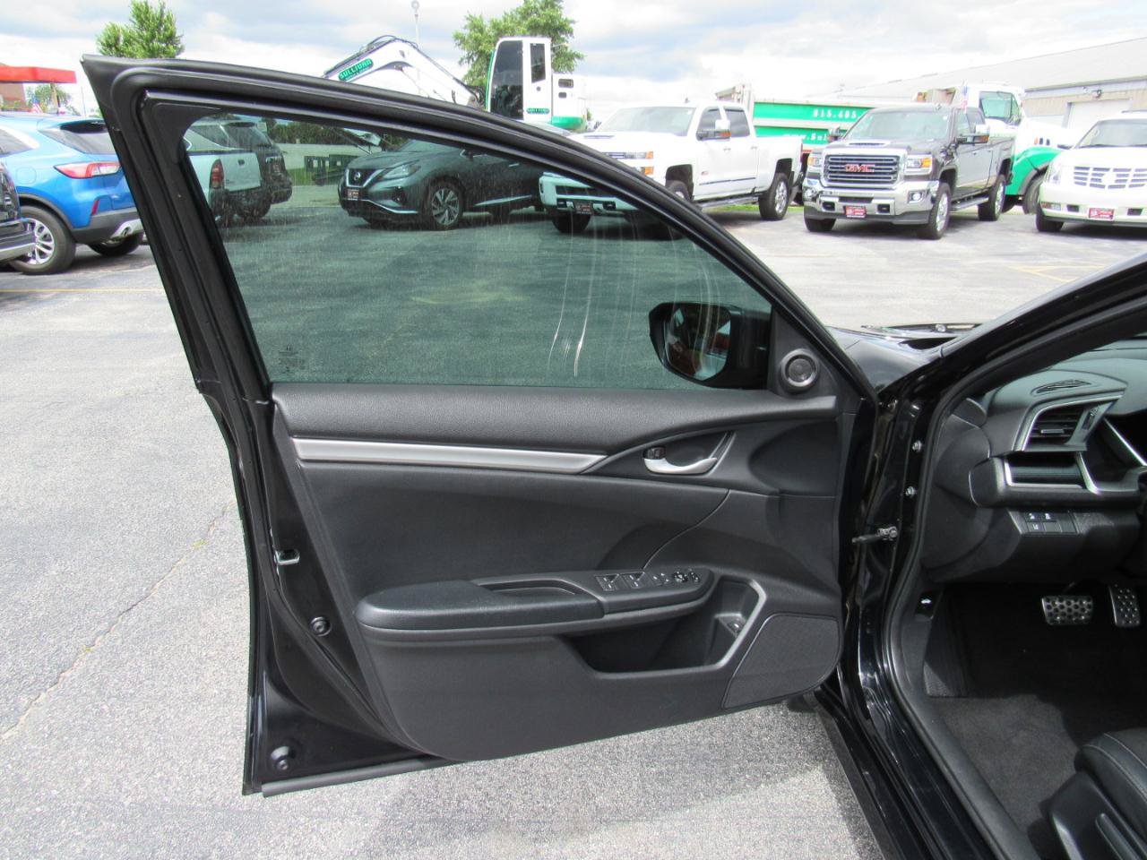 Used 2019 Honda Civic Sport image 11