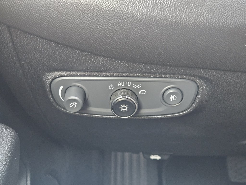 Used 2019 Chevrolet Equinox Premier FWD image 22