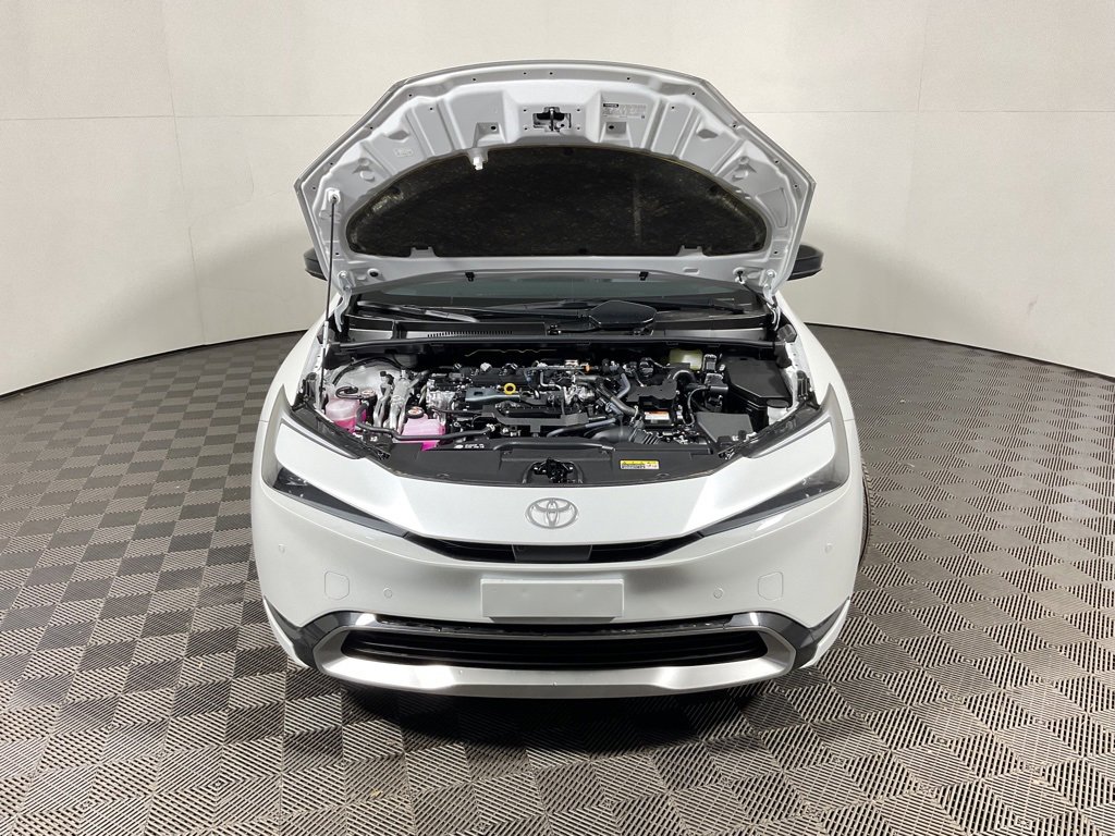 New 2025 Toyota Prius Plug-In Hybrid image 7