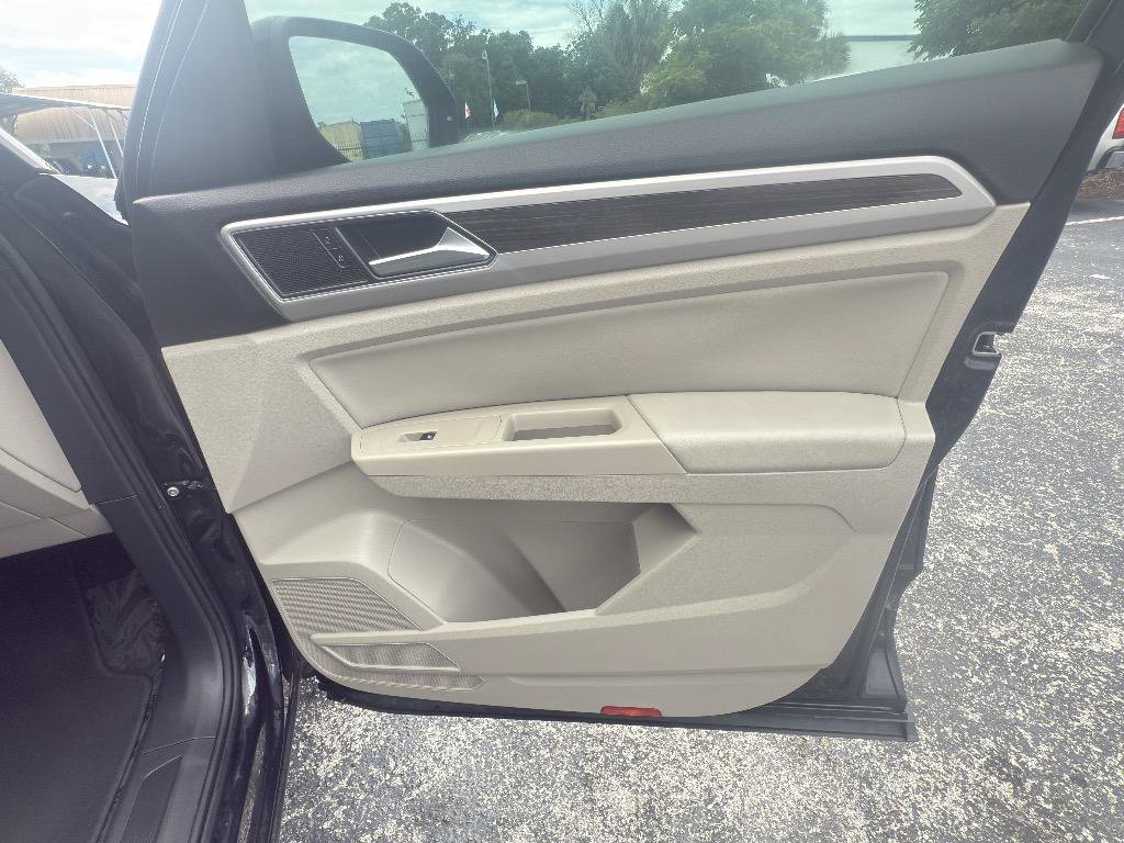 Used 2019 Volkswagen Atlas SE w/ Towing Package FWD image 17