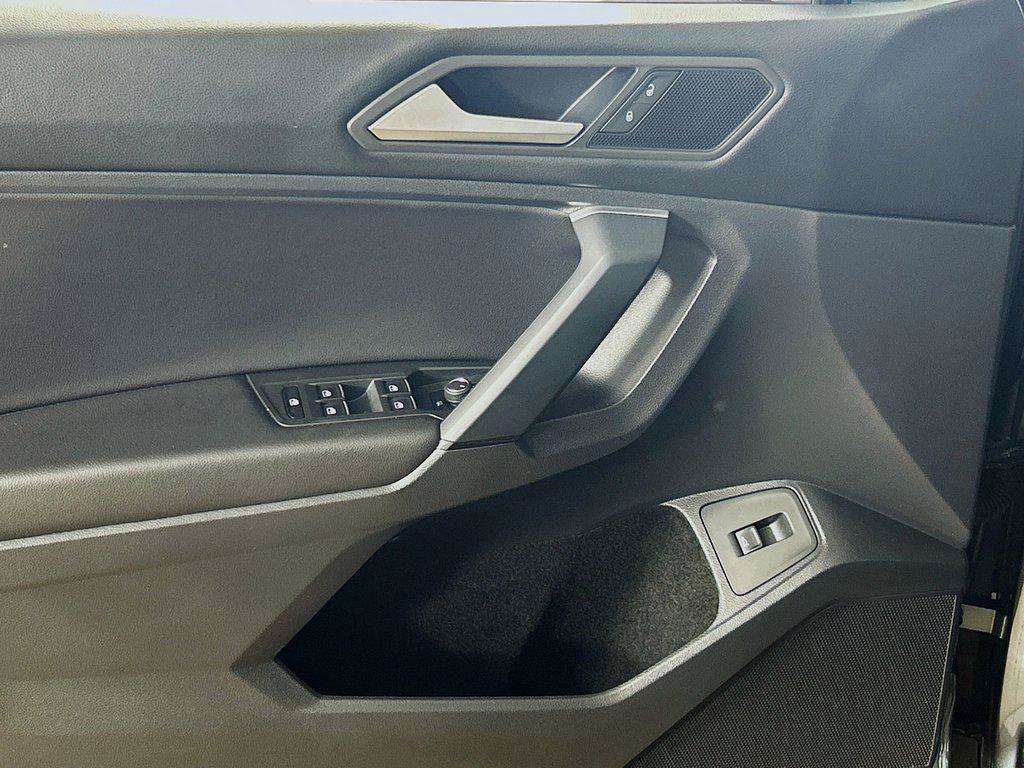 Used 2019 Volkswagen Tiguan SEL AWD/4WD image 17