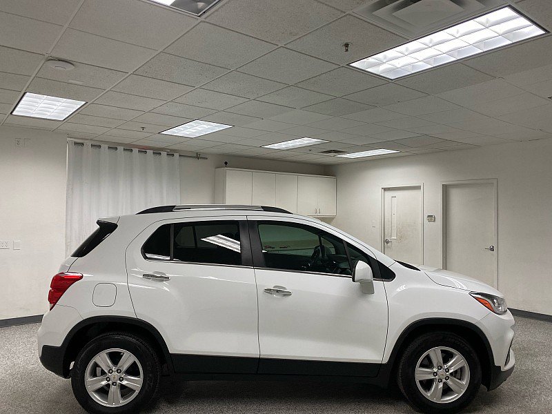 Used 2020 Chevrolet Trax LT w/ LT Convenience Package image 4
