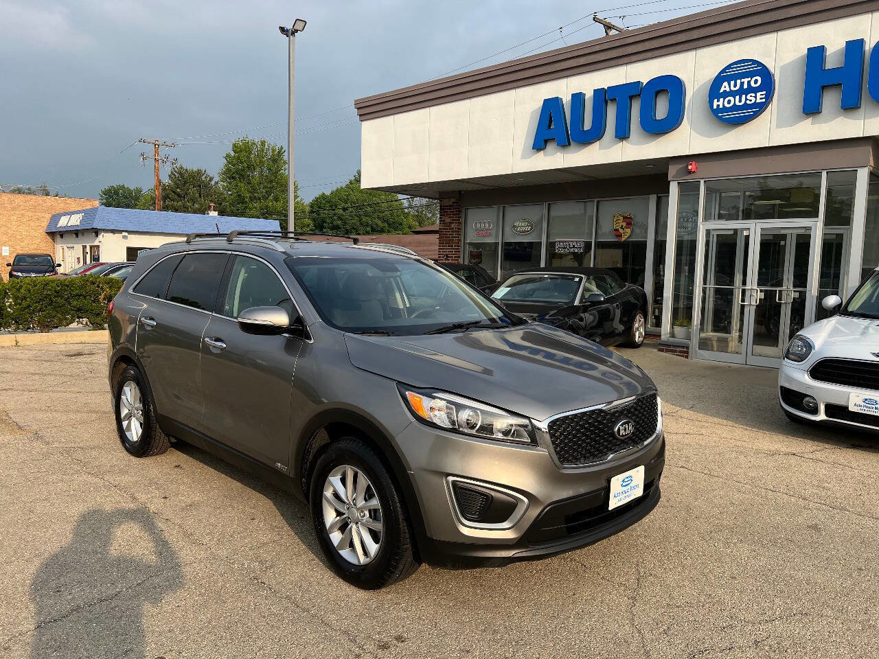 Used 2016 Kia Sorento AWD image 4