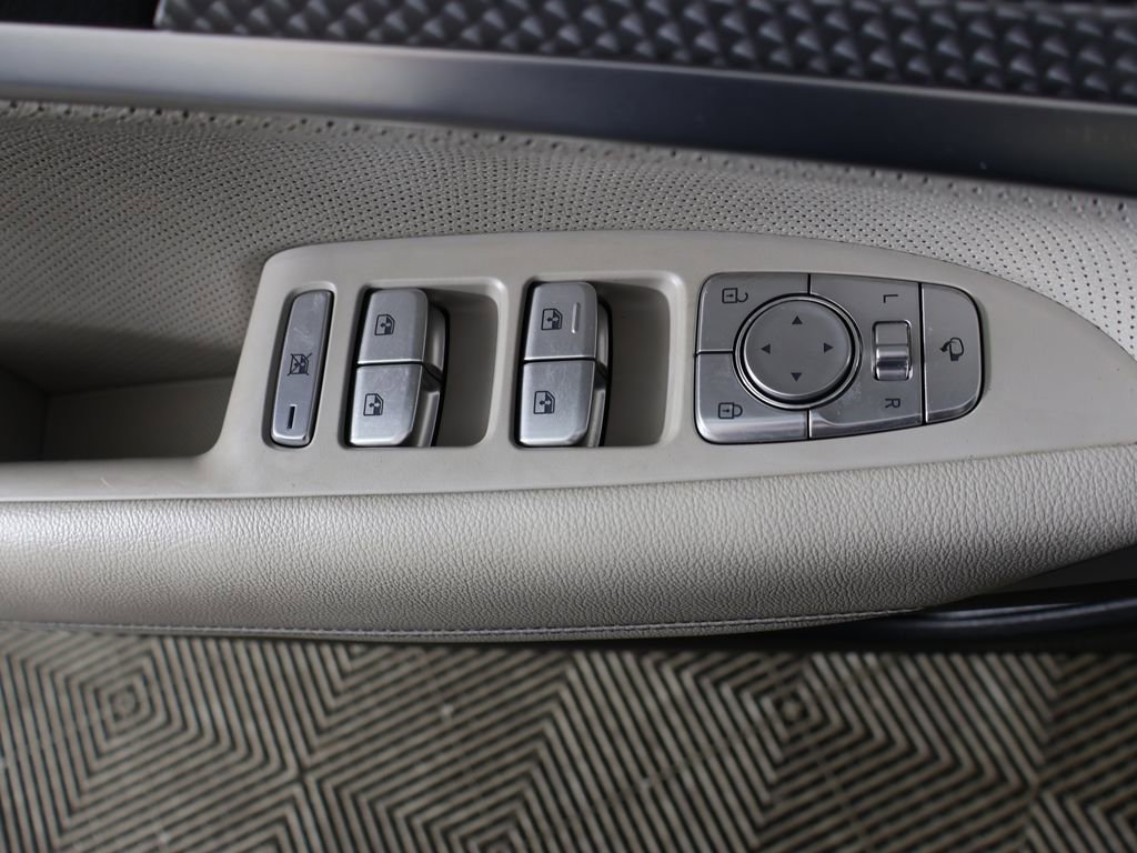 Used 2023 Genesis G70 2.0T w/ Sport Prestige Package image 38