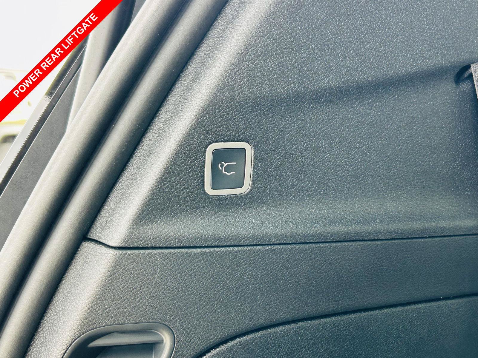 New 2026 Chrysler Voyager LX FWD image 11