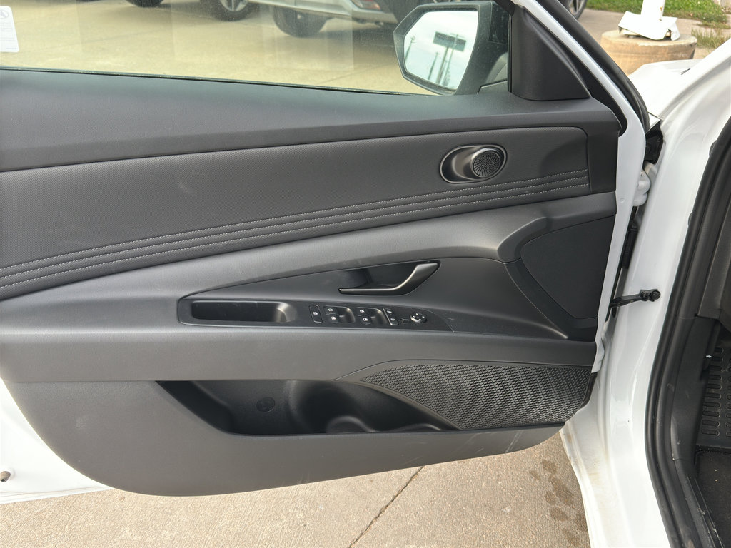 New 2025 Hyundai Elantra Sport image 11