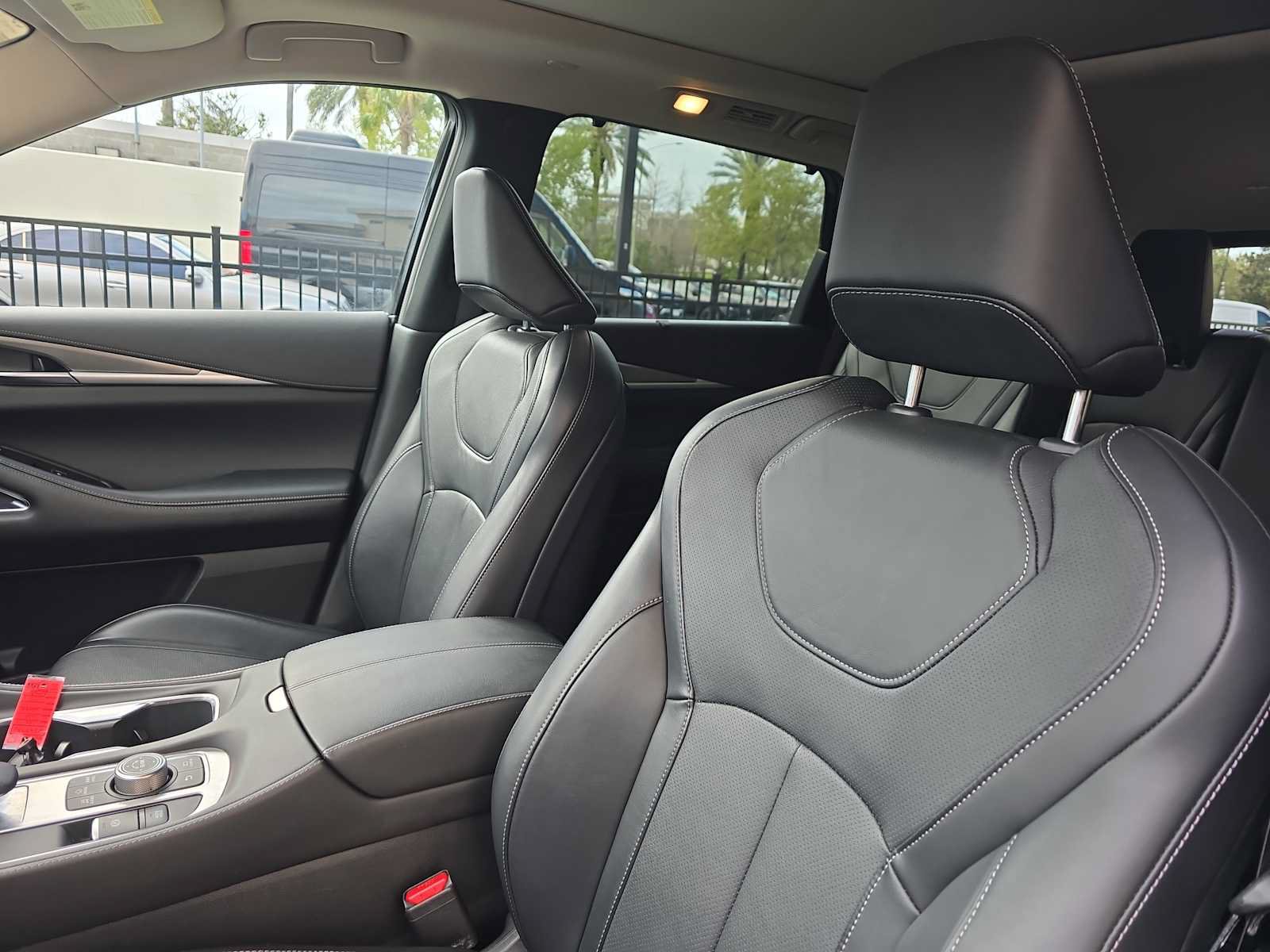 Used 2025 INFINITI QX60 Luxe FWD image 18