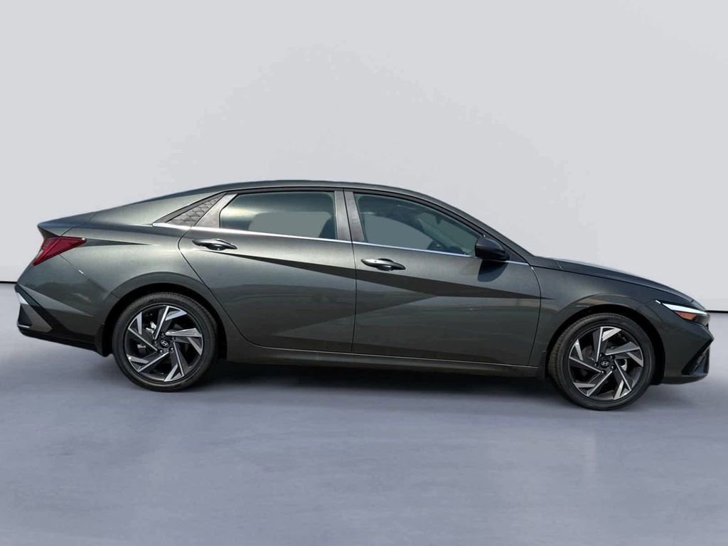 New 2025 Hyundai Elantra SEL w/ Cargo Package image 8