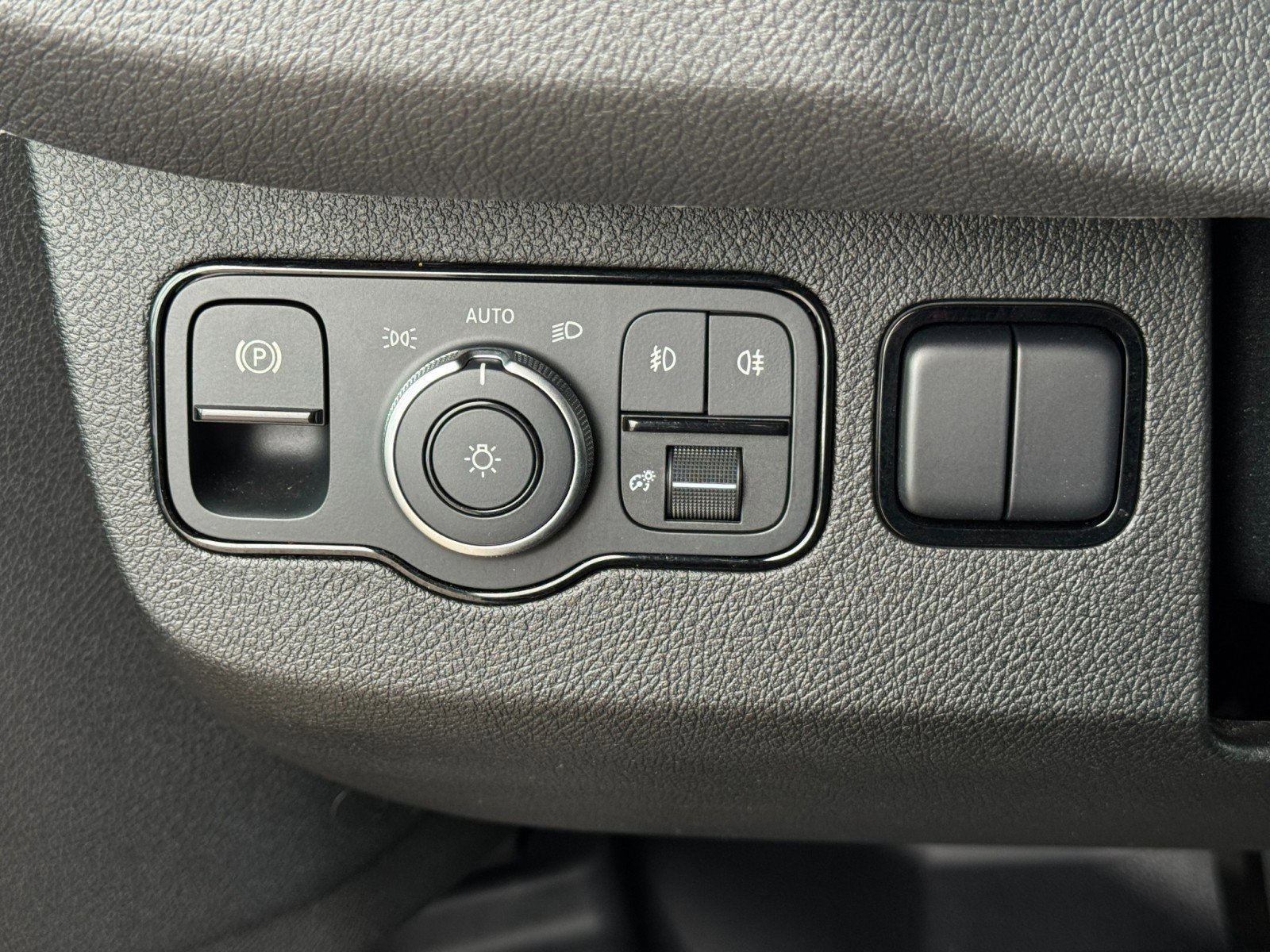 Used 2023 Mercedes-Benz Sprinter 2500 image 18