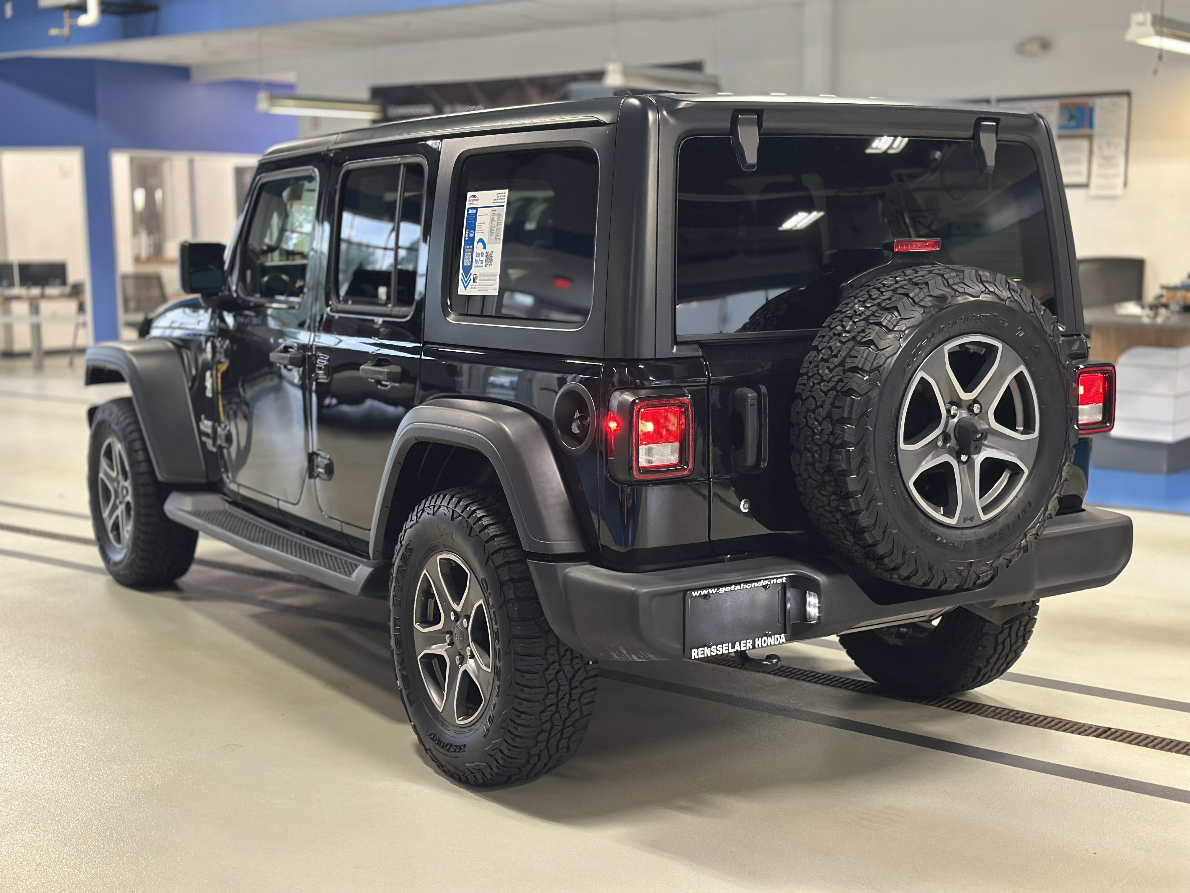 Used 2018 Jeep Wrangler Unlimited Sport S AWD/4WD image 8