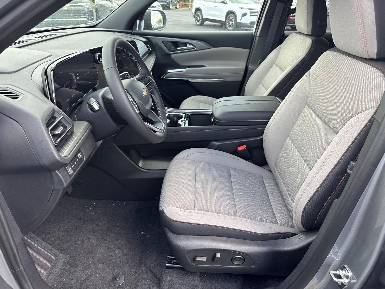 New 2026 Chevrolet Traverse LT w/ Driver Confidence Package AWD/4WD image 4