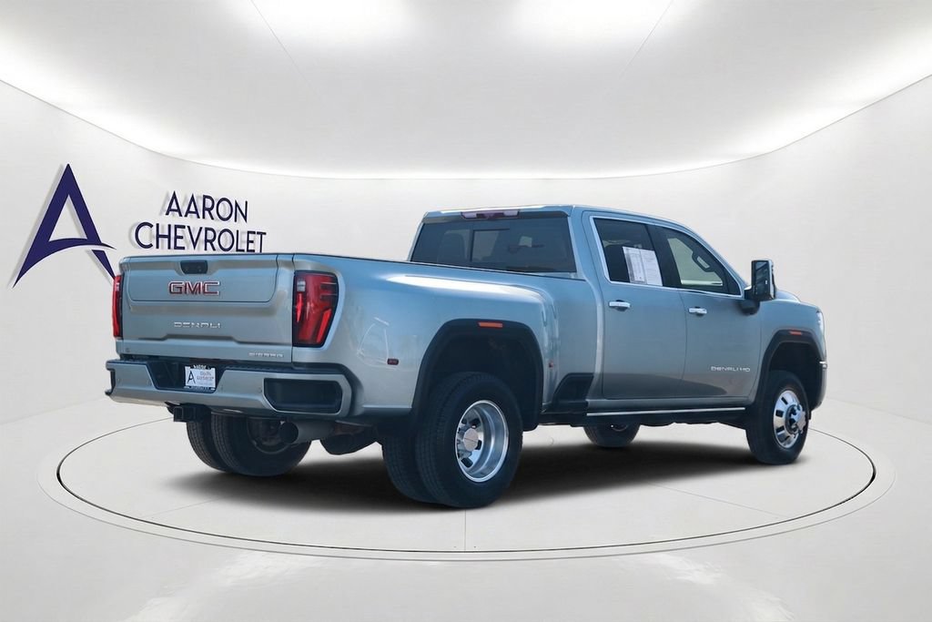 Used 2025 GMC Sierra 3500 Denali w/ Denali Reserve Package AWD/4WD image 4
