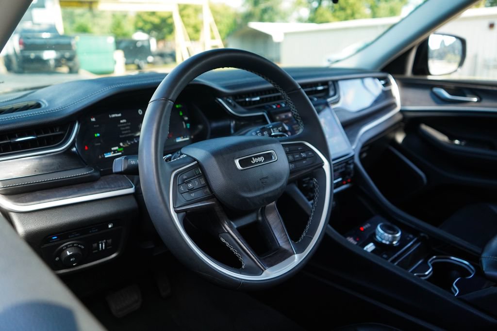 Used 2023 Jeep Grand Cherokee 4WD 4xe image 6