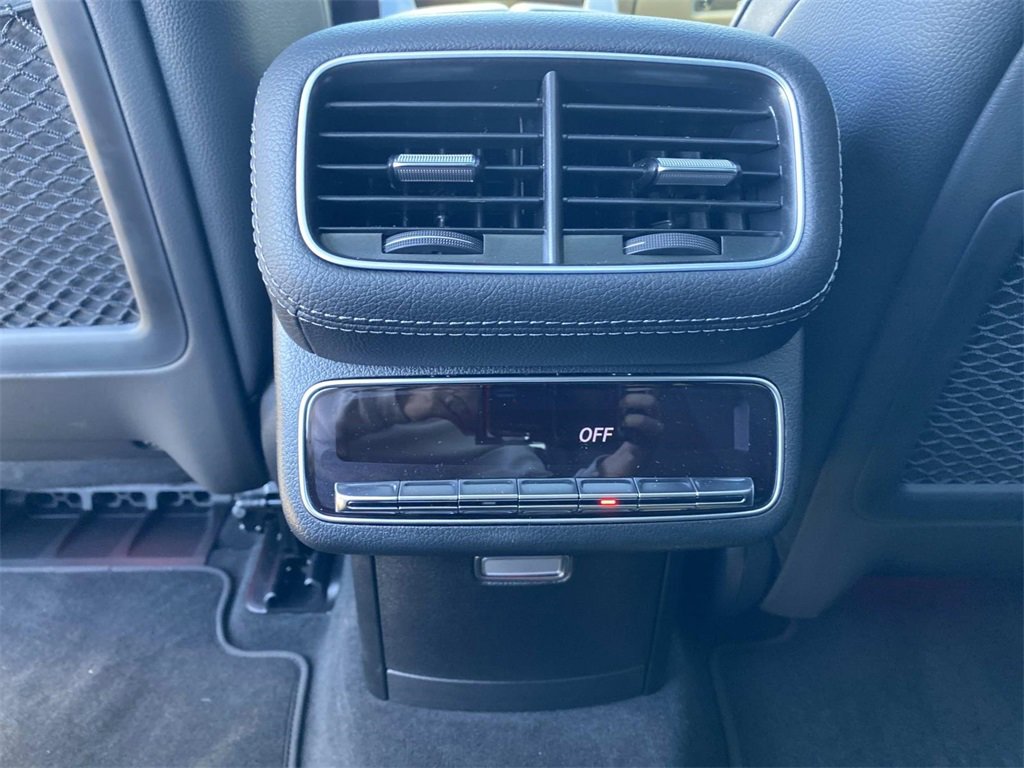 Used 2025 Mercedes-Benz GLS 450 4MATIC image 28
