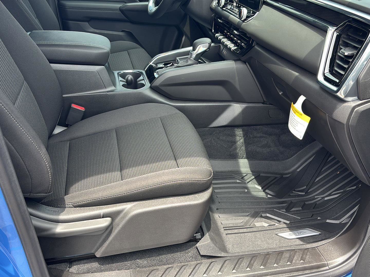 New 2025 GMC Canyon Elevation w/ Convenience Package image 22