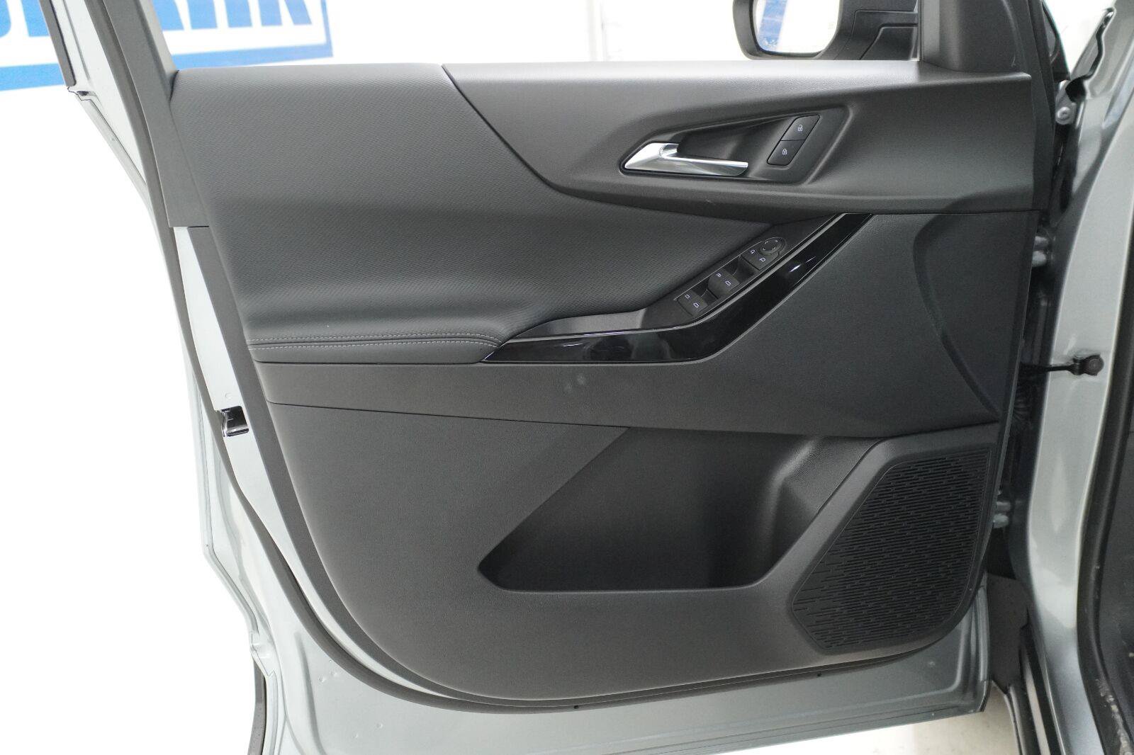 New 2027 Chevrolet Equinox LT FWD image 20