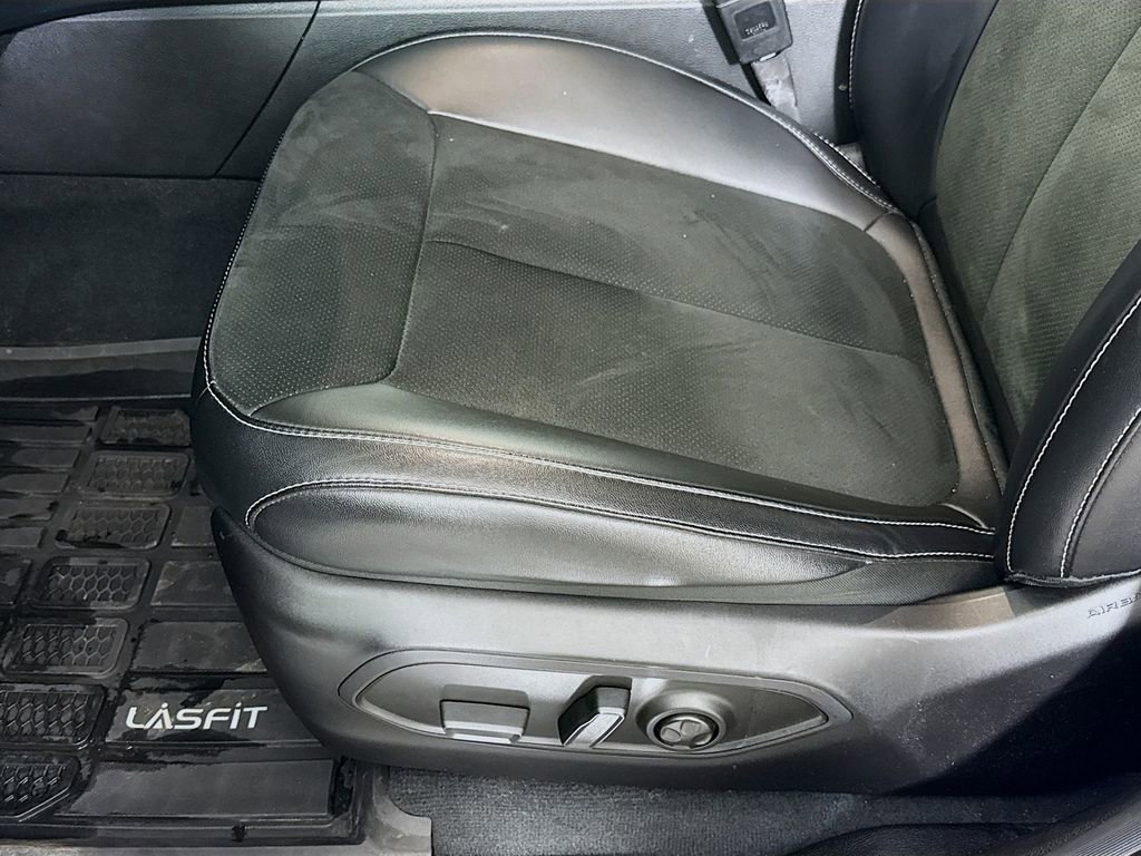 Used 2025 Jeep Grand Cherokee L Altitude image 18